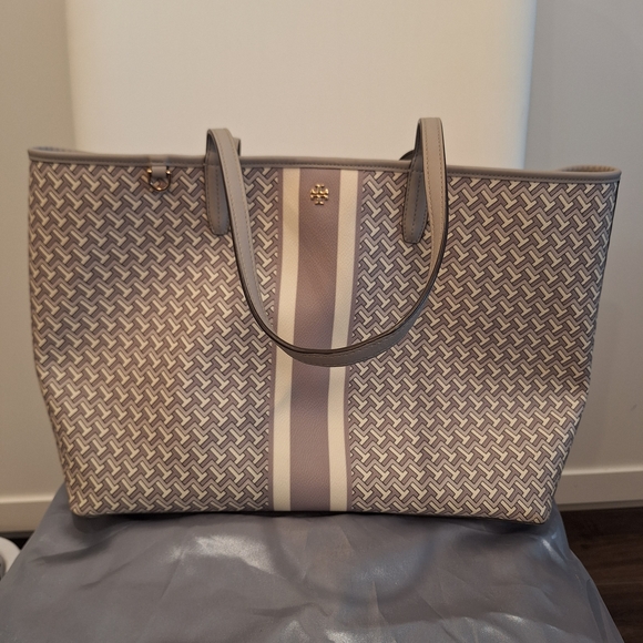 EUC Tory Burch French Gray Gemini Link Tote w/ Silk Dust Bag